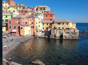 Casa sulla spiaggia di Boccadasse, Genova